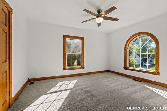 125 W Main Avenue, Zeeland, MI 49464