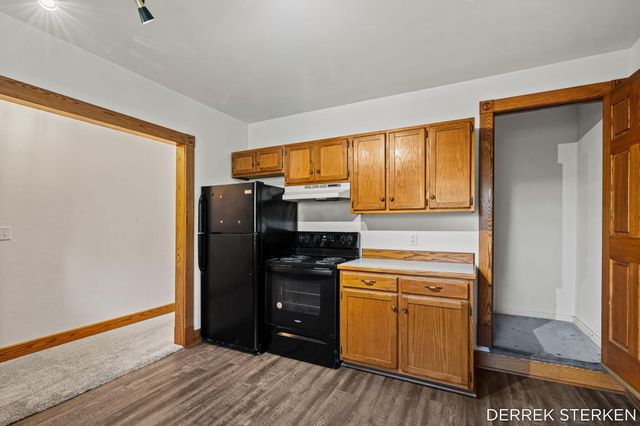 125 W Main Avenue, Zeeland, MI 49464