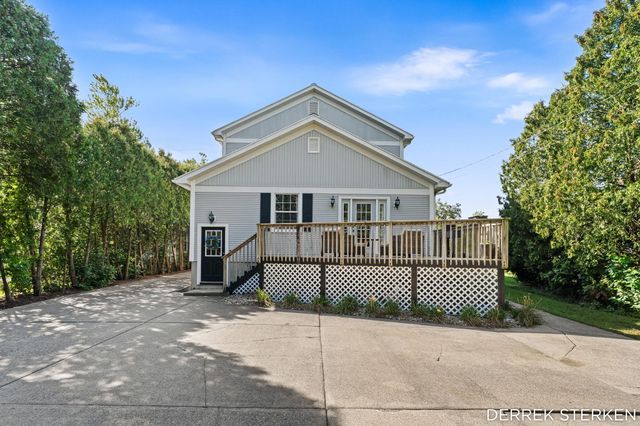 125 W Main Avenue, Zeeland, MI 49464