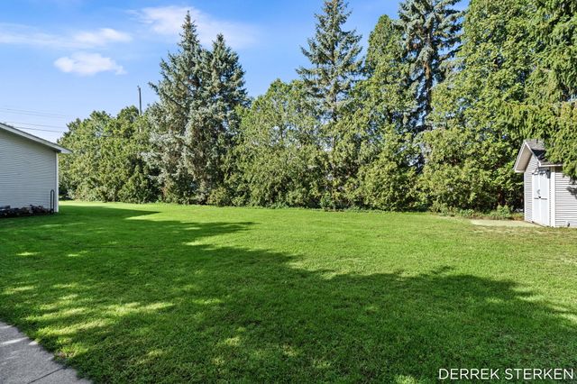 125 W Main Avenue, Zeeland, MI 49464