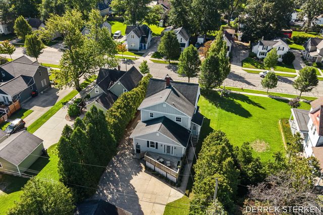 125 W Main Avenue, Zeeland, MI 49464