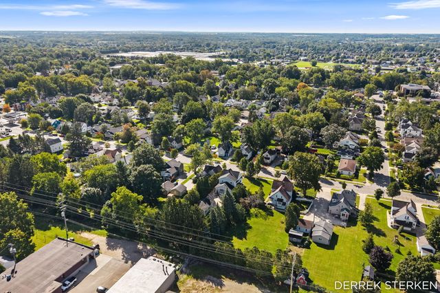 125 W Main Avenue, Zeeland, MI 49464