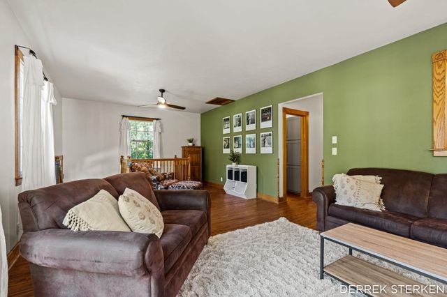 125 W Main Avenue, Zeeland, MI 49464