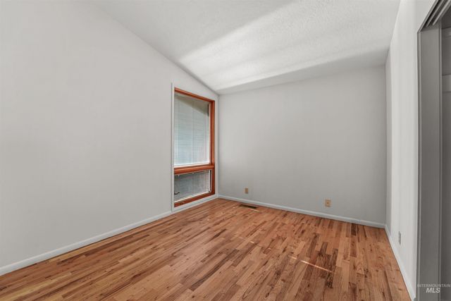 1913 W Suncrest Dr, Boise, ID 83705