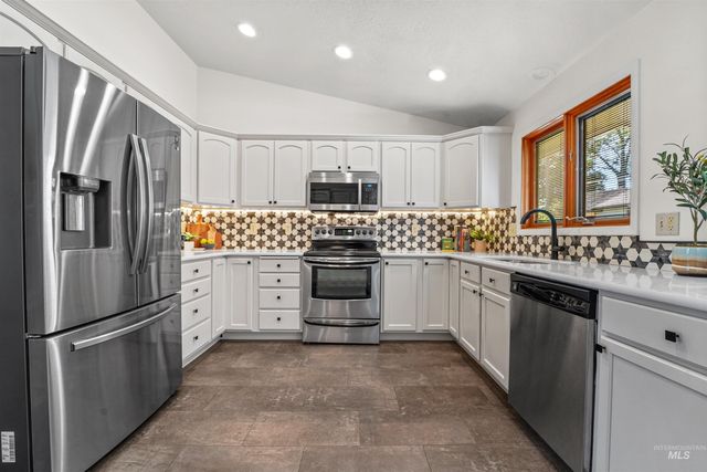 1913 W Suncrest Dr, Boise, ID 83705