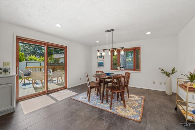 1913 W Suncrest Dr, Boise, ID 83705