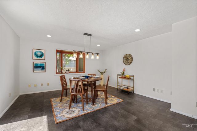 1913 W Suncrest Dr, Boise, ID 83705