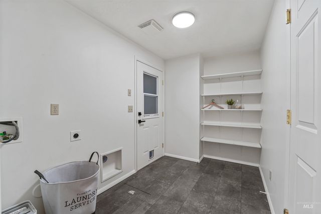 1913 W Suncrest Dr, Boise, ID 83705