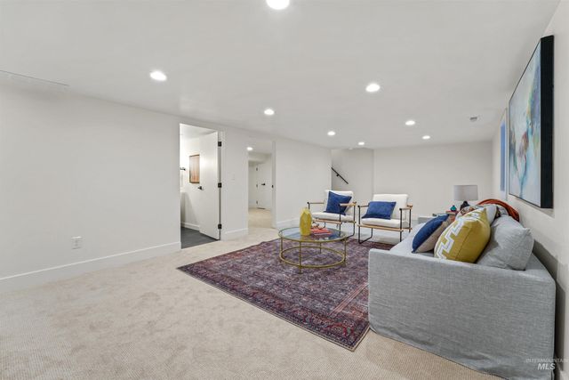 1913 W Suncrest Dr, Boise, ID 83705