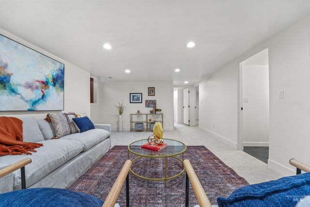 1913 W Suncrest Dr, Boise, ID 83705