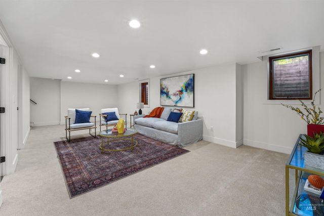 1913 W Suncrest Dr, Boise, ID 83705