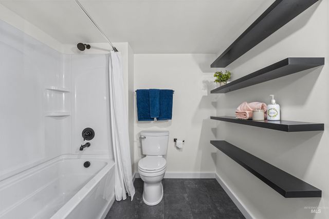 1913 W Suncrest Dr, Boise, ID 83705