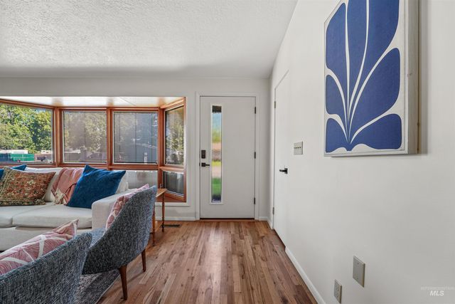 1913 W Suncrest Dr, Boise, ID 83705