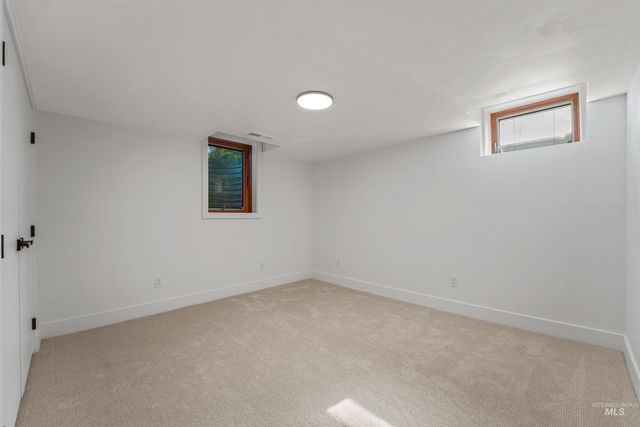 1913 W Suncrest Dr, Boise, ID 83705