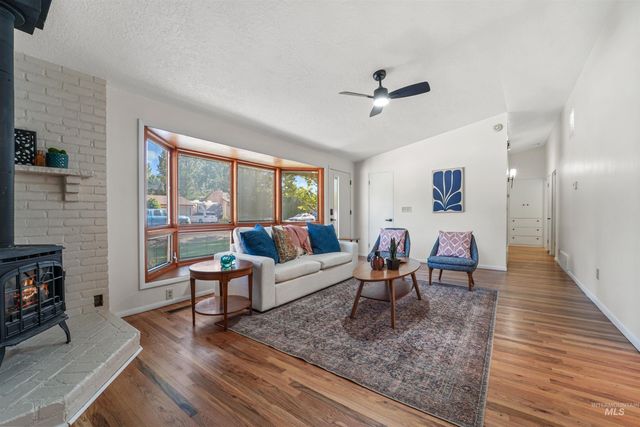 1913 W Suncrest Dr, Boise, ID 83705