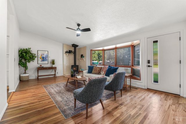 1913 W Suncrest Dr, Boise, ID 83705