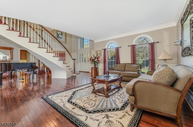 3 Kentview Ct, Raritan Twp., NJ 08822