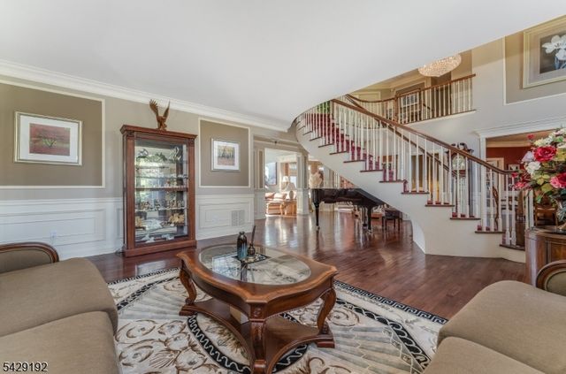 3 Kentview Ct, Raritan Twp., NJ 08822
