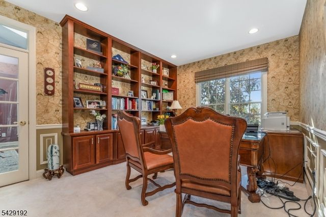 3 Kentview Ct, Raritan Twp., NJ 08822