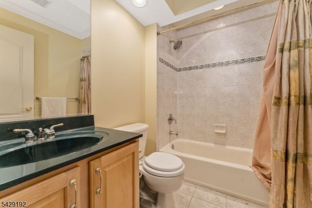 3 Kentview Ct, Raritan Twp., NJ 08822