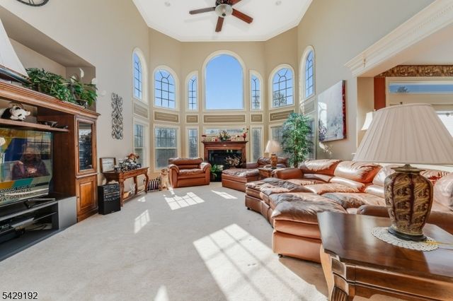 3 Kentview Ct, Raritan Twp., NJ 08822