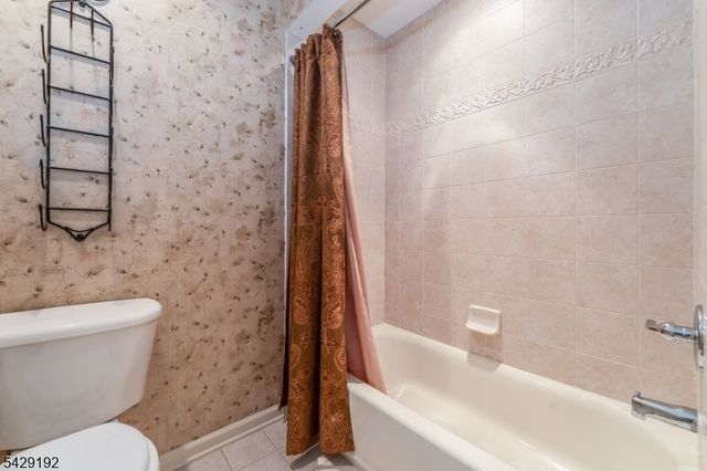 3 Kentview Ct, Raritan Twp., NJ 08822