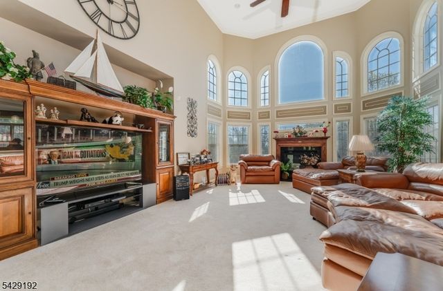3 Kentview Ct, Raritan Twp., NJ 08822