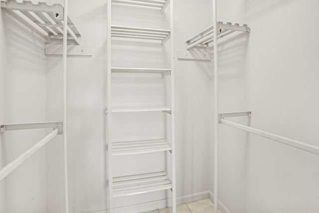 8905 Knight Avenue 211, Des Plaines, IL 60016