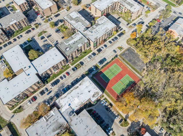 8905 Knight Avenue 211, Des Plaines, IL 60016