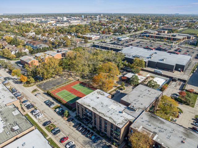 8905 Knight Avenue 211, Des Plaines, IL 60016