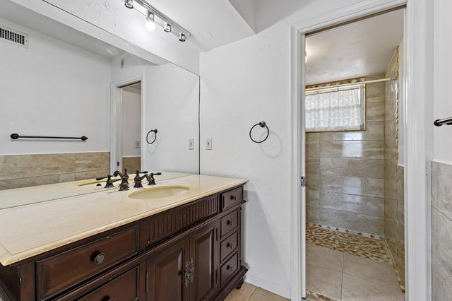 5570 Tamberlane Circle 131, Palm Beach Gardens, FL 33418