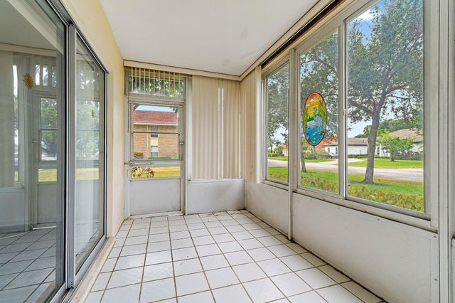 5570 Tamberlane Circle 131, Palm Beach Gardens, FL 33418