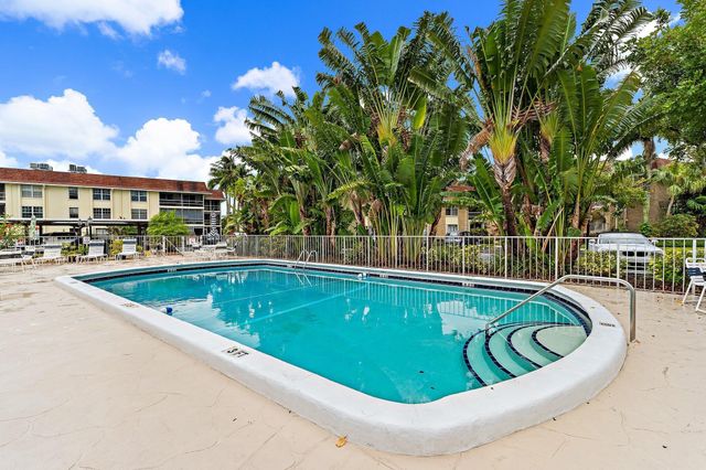 5570 Tamberlane Circle 131, Palm Beach Gardens, FL 33418