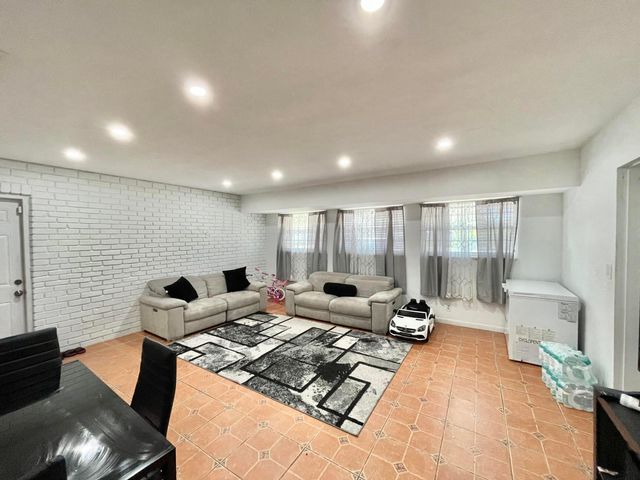 1478 NE 56th Street, Fort Lauderdale, FL 33334
