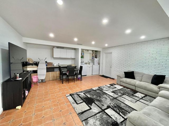 1478 NE 56th Street, Fort Lauderdale, FL 33334