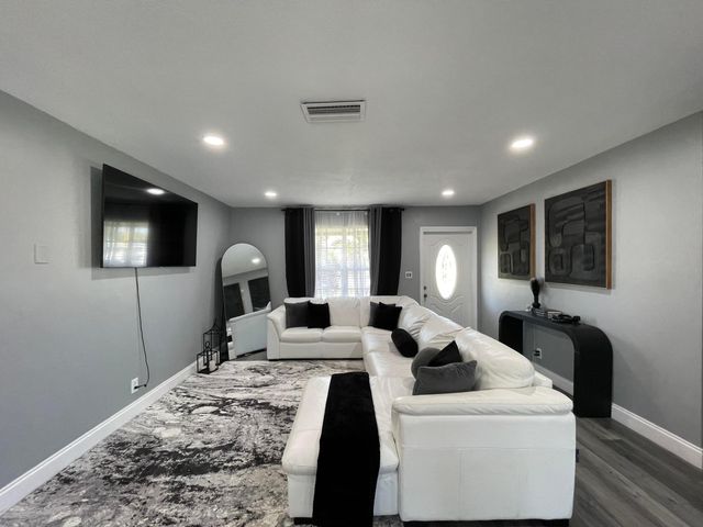 1478 NE 56th Street, Fort Lauderdale, FL 33334