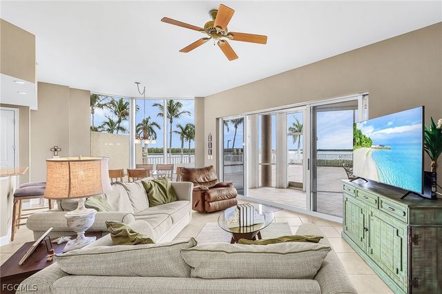 4137 Bay Beach LN 522, Fort Myers Beach, FL 33931