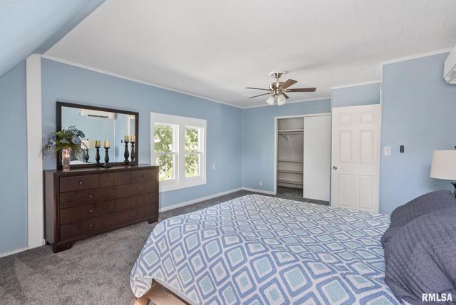 2410 18TH Avenue, Moline, IL 61265