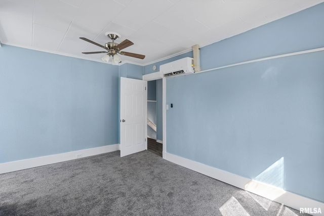 2410 18TH Avenue, Moline, IL 61265