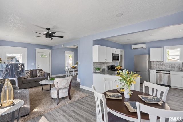 2410 18TH Avenue, Moline, IL 61265