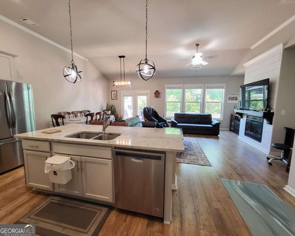 5414 Town Square Way, Flowery Branch, GA 30542