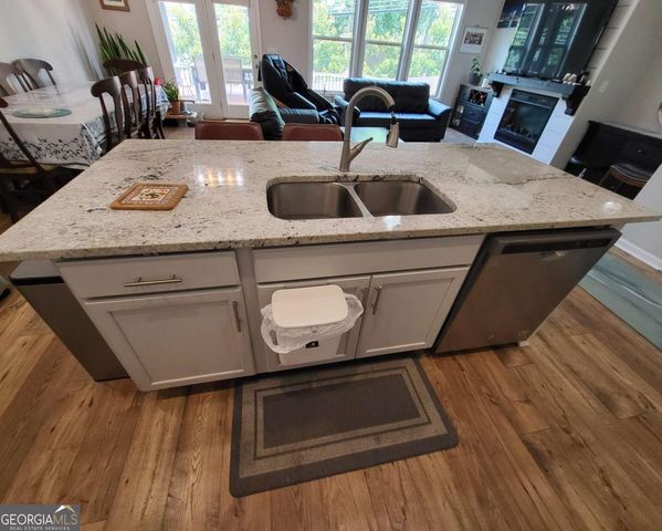 5414 Town Square Way, Flowery Branch, GA 30542