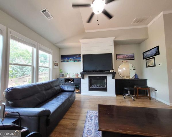 5414 Town Square Way, Flowery Branch, GA 30542