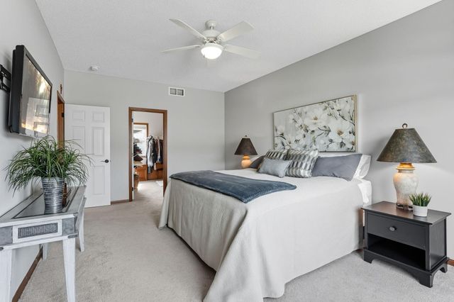 1967 Sierra Drive 303, Hastings, MN 55033