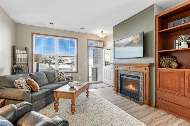 1967 Sierra Drive 303, Hastings, MN 55033