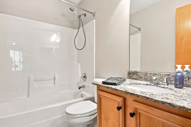 783 Manor Road, Crystal Lake, IL 60014