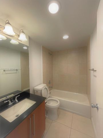 7501 E Treasure Drive 3P, North Bay Village, FL 33141