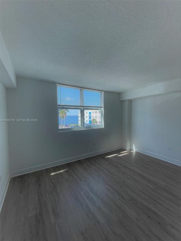 7501 E Treasure Drive 3P, North Bay Village, FL 33141