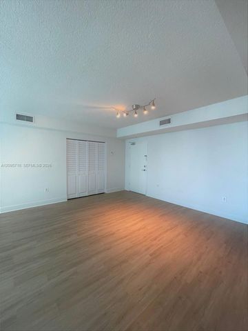 7501 E Treasure Drive 3P, North Bay Village, FL 33141