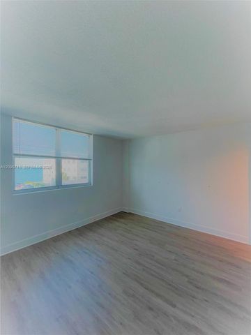7501 E Treasure Drive 3P, North Bay Village, FL 33141